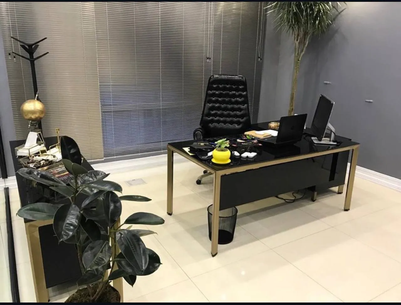 میز مدیریت MDF کد M106 ال پایه فلزی قابل سفارش در ابعاد و رنگ های مختلف