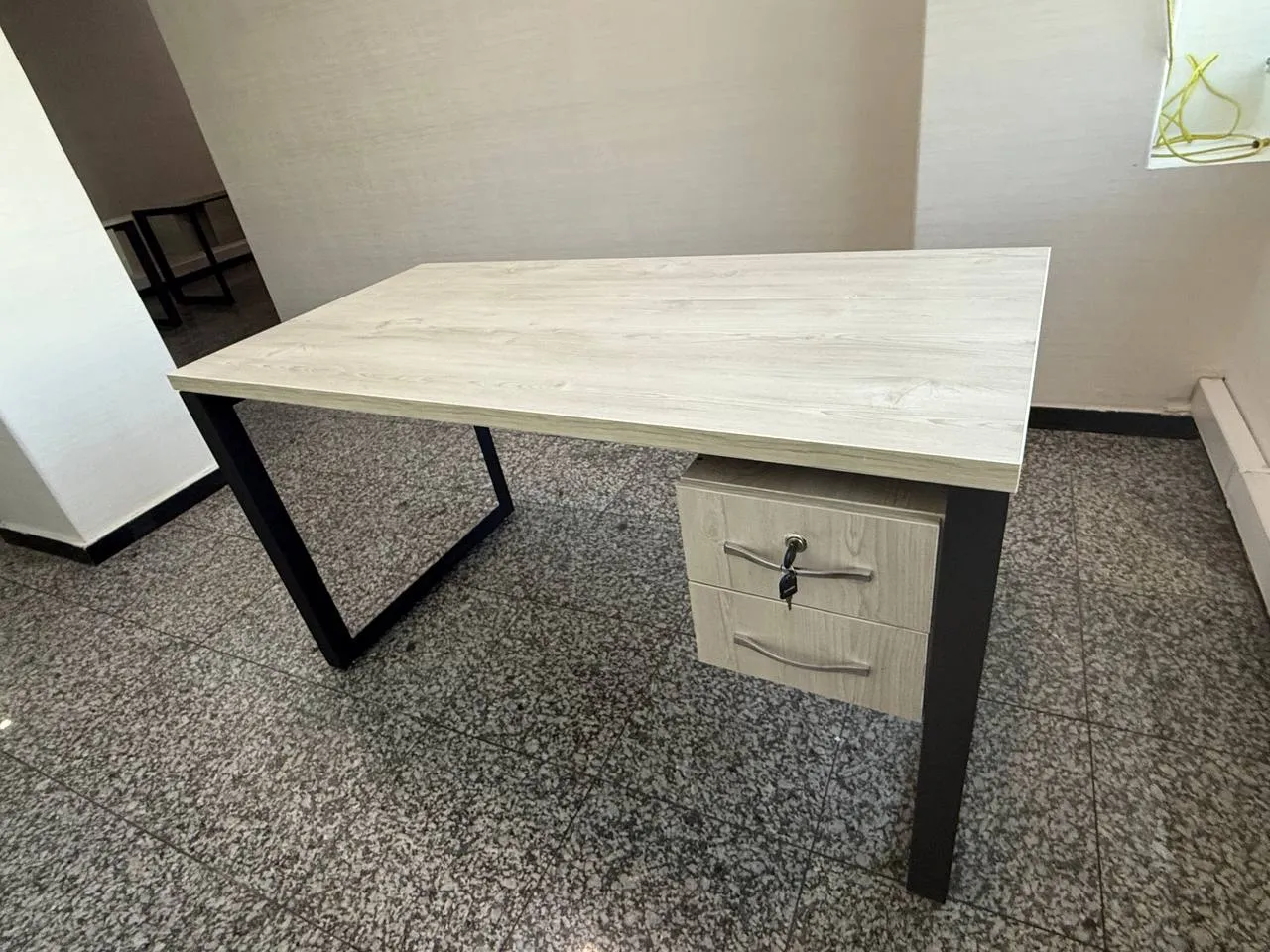 میز کارشناسی و کارمندی MDF با فایل دوکشو کد E202 قابل سفارش در ابعاد و رنگ های مختلف