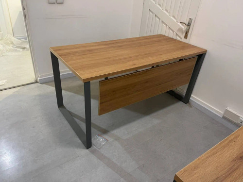 میز کارشناسی و کارمندی MDF پایه فلزی کد E208 قابل سفارش در ابعاد و رنگ های مختلف